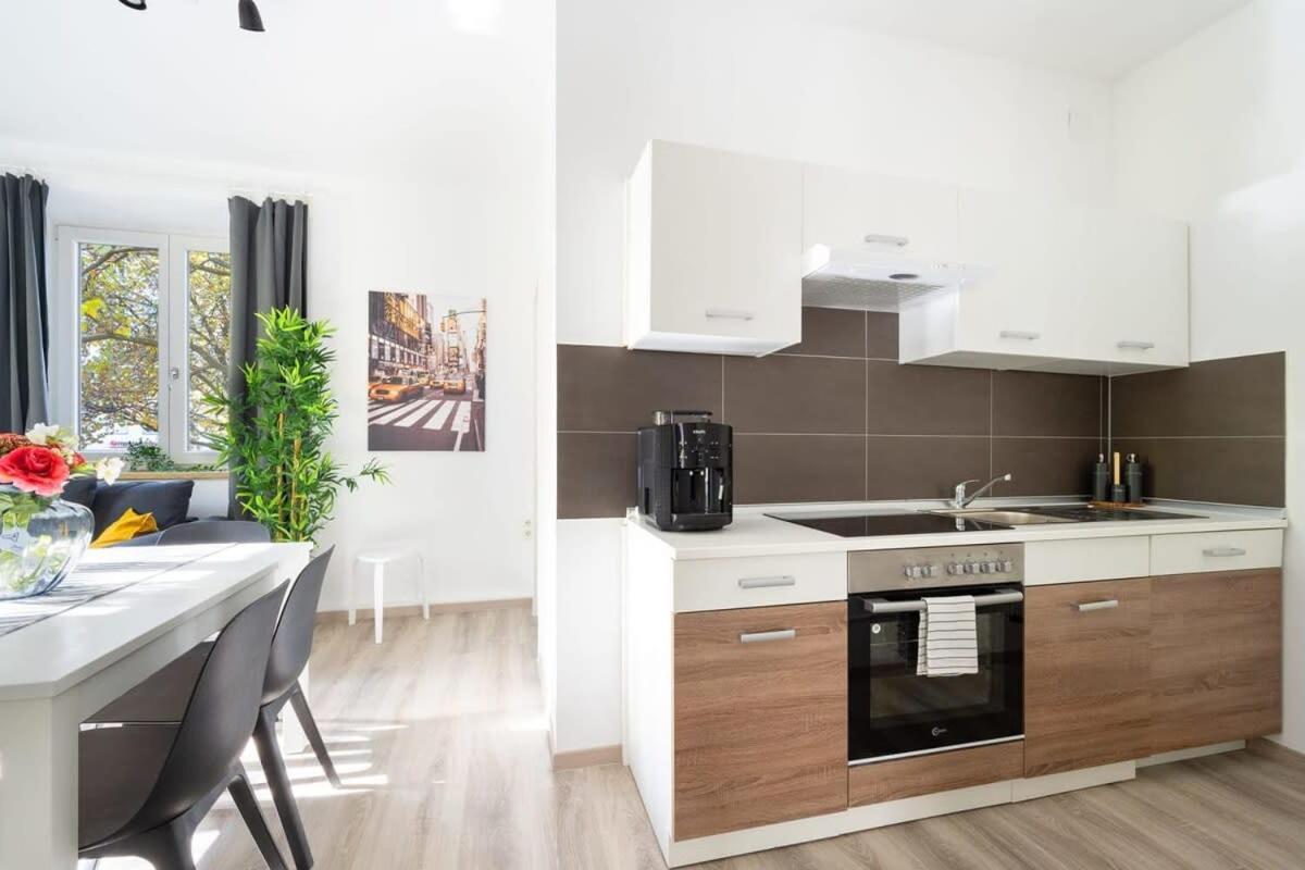 Apartment An Der Theresienwiese Мюнхен Екстериор снимка